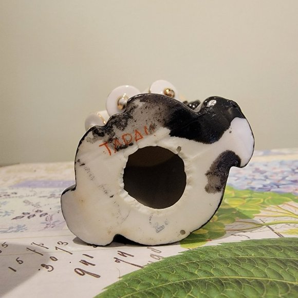 Vintage Nun with Handbells Figurine - Picture 7 of 10